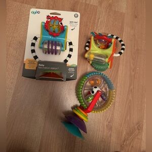 Set a three sassy suction cup highchair, and teethe toys 1 NWT 2 used